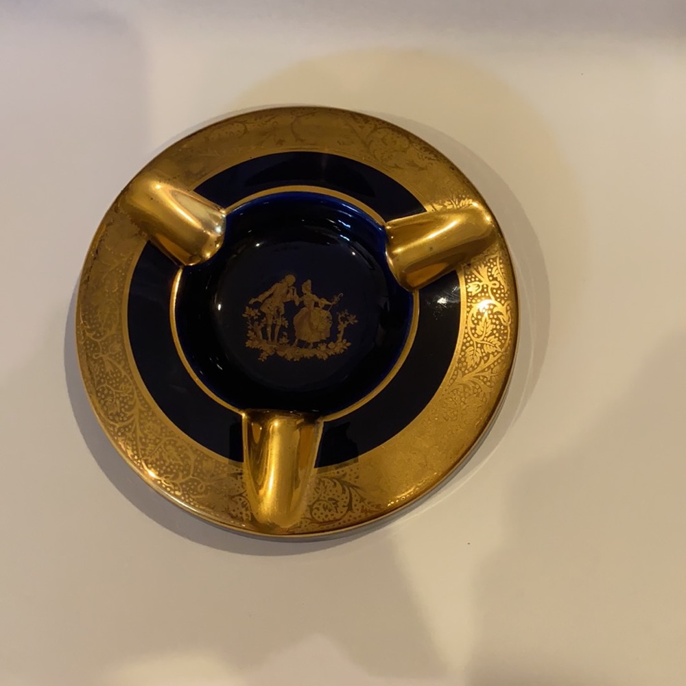 LIMOGES NAVY AND GOLD ASHTRAY FRENCH - Picture 7 of 10